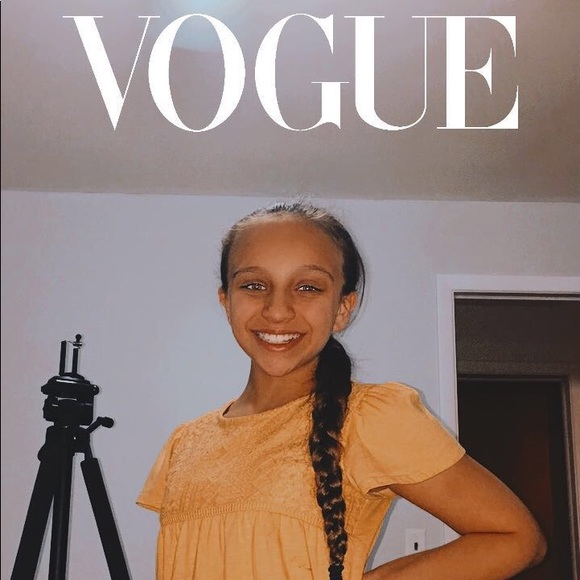 Meet your Posher, Victoria🤩 - Picture 1 of 1